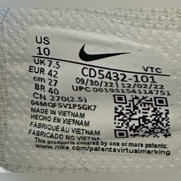 NEW. Women’s Nike Air Max Excee White Sneakers Size 10 - Picture 14 of 14